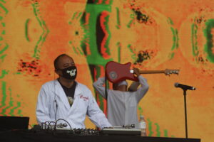 Dan the Automator | Outside Lands 2017 IMG 8517 (35768661803).jpg https://commons.wikimedia.org/wiki/File:Outside_Lands_2017_IMG_8517_(35768661803).jpg
