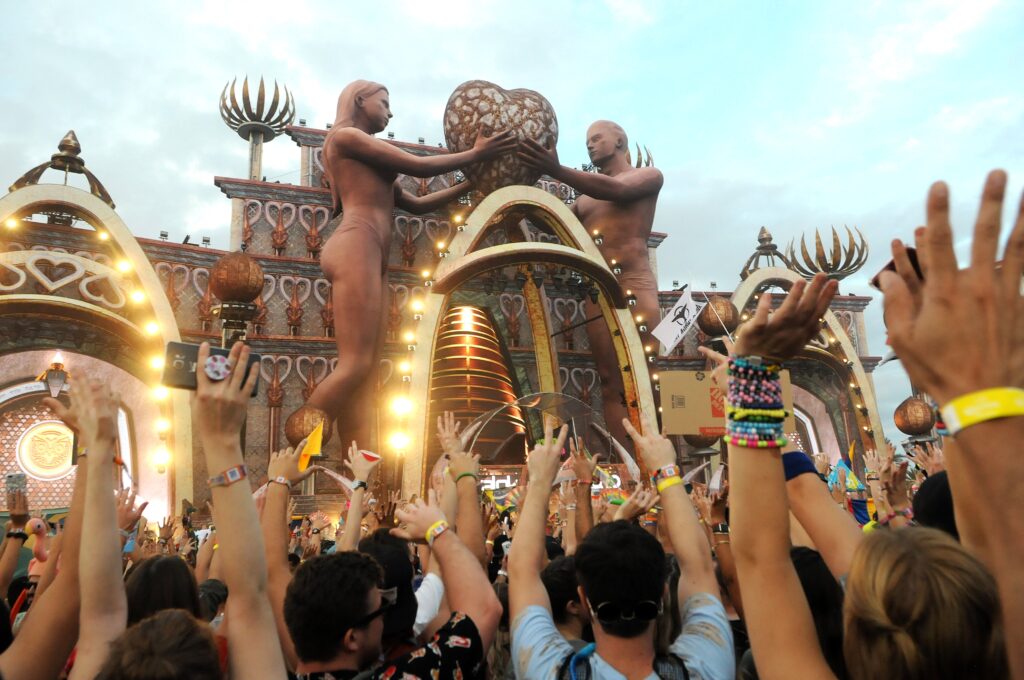 Electric Daisy Carnival In Orlando, United States - 10 Nov 2018 General atmosphere at the Electric Daisy Carnival (EDC) on November 10, 2018 at Tinker Field in Orlando, Florida. The two day electronic music festival has been held annually in Orlando since 2011. The flagship event in Las Vegas, Nevada is the world's largest electronic music festival. Electric Daisy Carnival In Orlando, United States - 10 Nov 2018