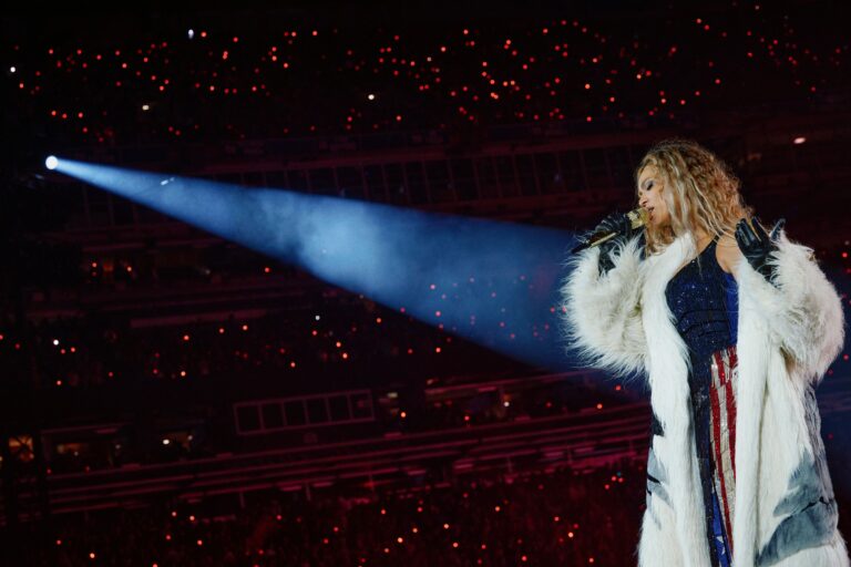 Fans in New York's Tri-State area showed up through rain and lingering cloudy skies to MetLife Stadium to see Beyoncé light up the stage in the first of five shows in East Rutherford, New Jersey on her COWBOY CARTER TOUR. Beyoncé "Cowboy Carter Tour" in concert, East Rutherford, New Jersey, USA - 22 May 2025