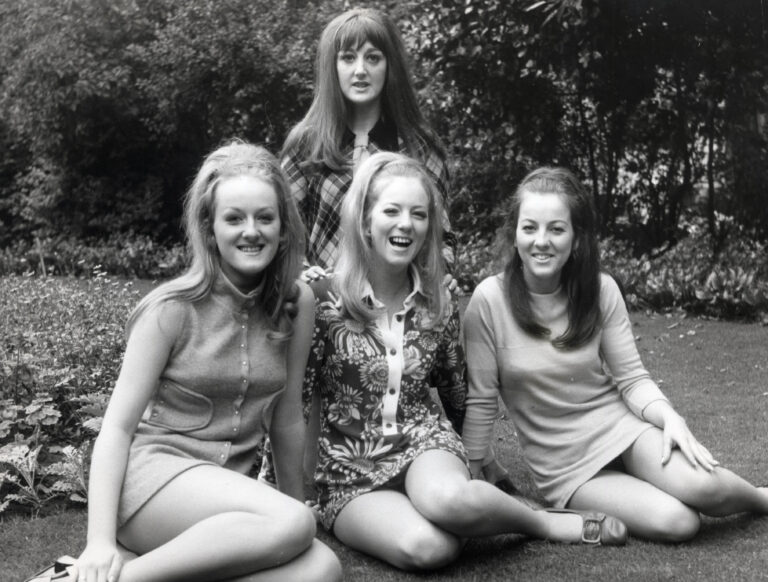 ookies - Australian Pop Group L-r Beverley Cook (18) Margaret Cook (18) Wendy Cook (18) Marcie Jones (22) In London Marcie And The Cookies - Australian Pop Group L-r Beverley Cook (18) Margaret Cook (18) Wendy Cook (18) Marcie Jones (22) In London