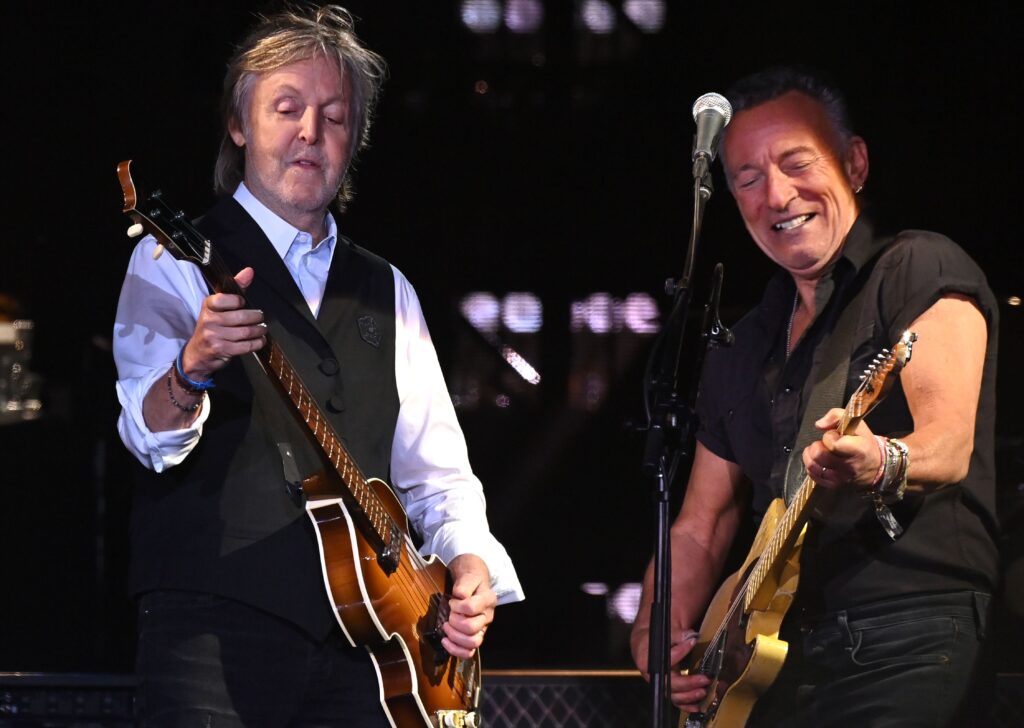 Glastonbury Festival, Day 4, UK - 25 Jun 2022 rforms with Headline Act Sir Paul McCartney on the Pyramid Stage during day four of Glastonbury Festival Glastonbury Festival, Day 4, UK - 25 Jun 2022