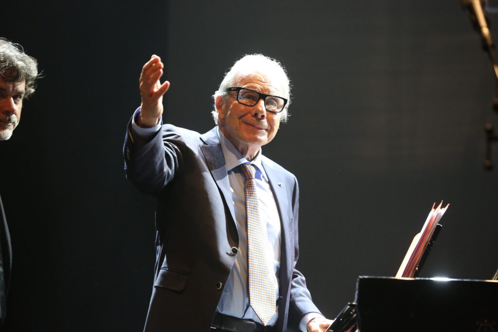 3eme Festival Du Cinema Et Musique De Film De La Baule - La Baule - 13 Nov 2016 Lalo Schifrin assistent a la soiree de cloture du 3eme Festival du Cinema et Musique de film de la Baule, a La Baule, France le 12 Novembre 2016. Photo by Jerome Domine/ABACAPRESS. COM 3eme Festival Du Cinema Et Musique De Film De La Baule - La Baule - 13 Nov 2016