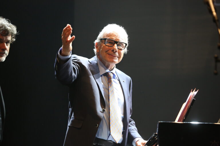 Lalo Schifrin assistent a la soiree de cloture du 3eme Festival du Cinema et Musique de film de la Baule, a La Baule, France le 12 Novembre 2016. Photo by Jerome Domine/ABACAPRESS. COM 3eme Festival Du Cinema Et Musique De Film De La Baule - La Baule - 13 Nov 2016