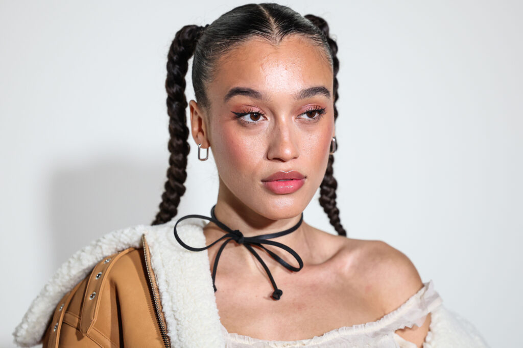 REVOLVE x AT&T Present REVOLVE Winterland, 55 N La Cienega Boulevard, Beverly Hills, Los Angeles, California, United States - 08 Dec 2022 American singer Nezza (Vanessa Hernandez) arrives at REVOLVE x AT&T Present REVOLVE Winterland held at 55 N La Cienega Boulevard on December 8, 2022 in Beverly Hills, Los Angeles, California, United States. REVOLVE x AT&T Present REVOLVE Winterland, 55 N La Cienega Boulevard, Beverly Hills, Los Angeles, California, United States - 08 Dec 2022