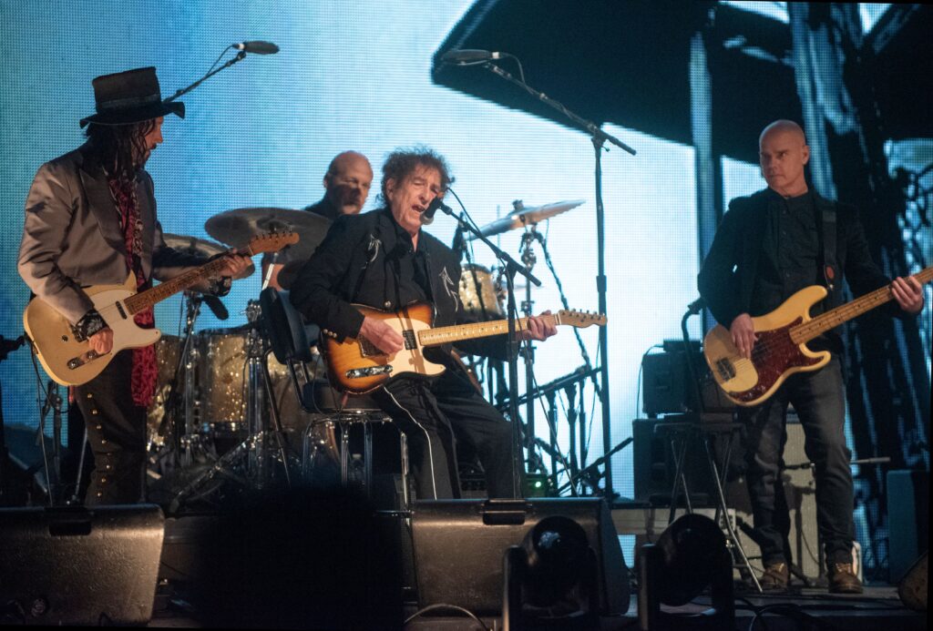 Farm Aid Festival, Noblesville, Indiana, USA - 23 Sep 2023 Bob Dylan made a surprise appearance at the annual Farm Aid concert in Noblesville, Indiana. Dylan performed a 3 song set backed up by the late Tom Petty's band, the Heartbreakers. Farm Aid Festival, Noblesville, Indiana, USA - 23 Sep 2023