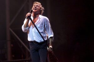 ROD STEWART GLASTONBURY FESTIVAL, BRITAIN - 30 JUN 2002