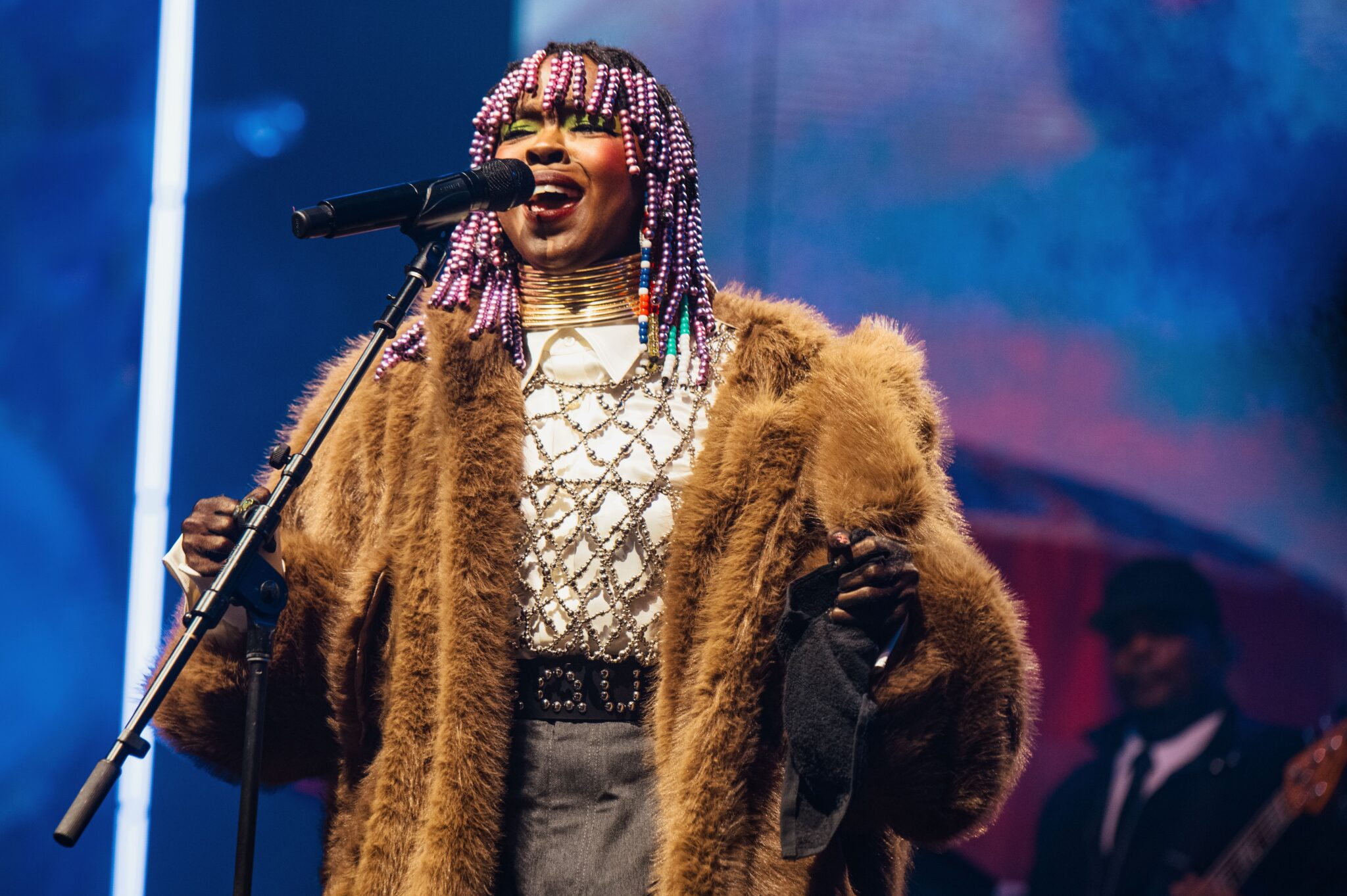 Lauryn Hill Addresses Being Late to Shows - AXS TV