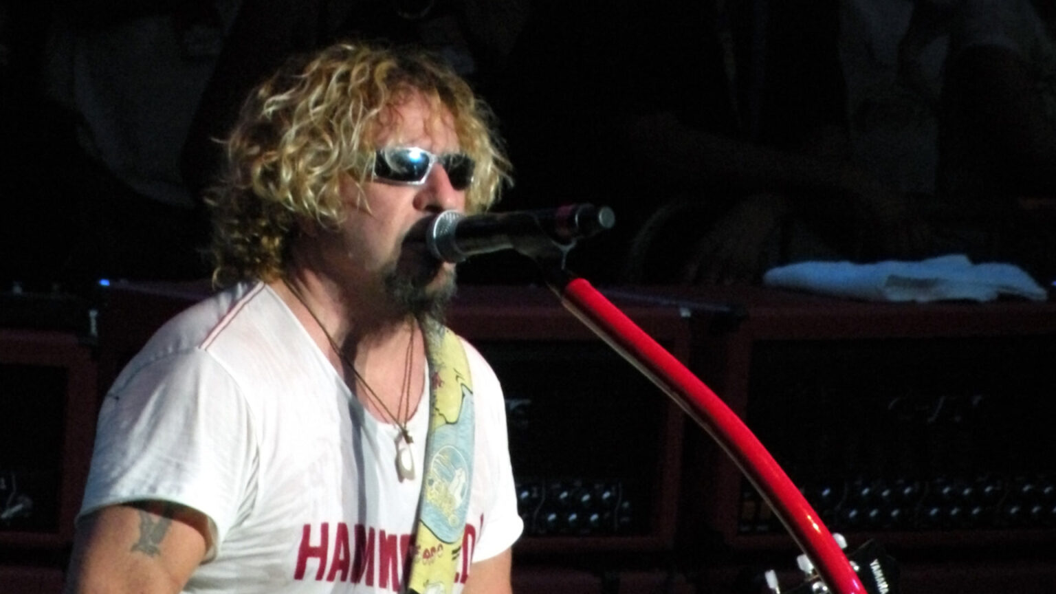 Sammy Hagar performing live, cropped 1920x1080