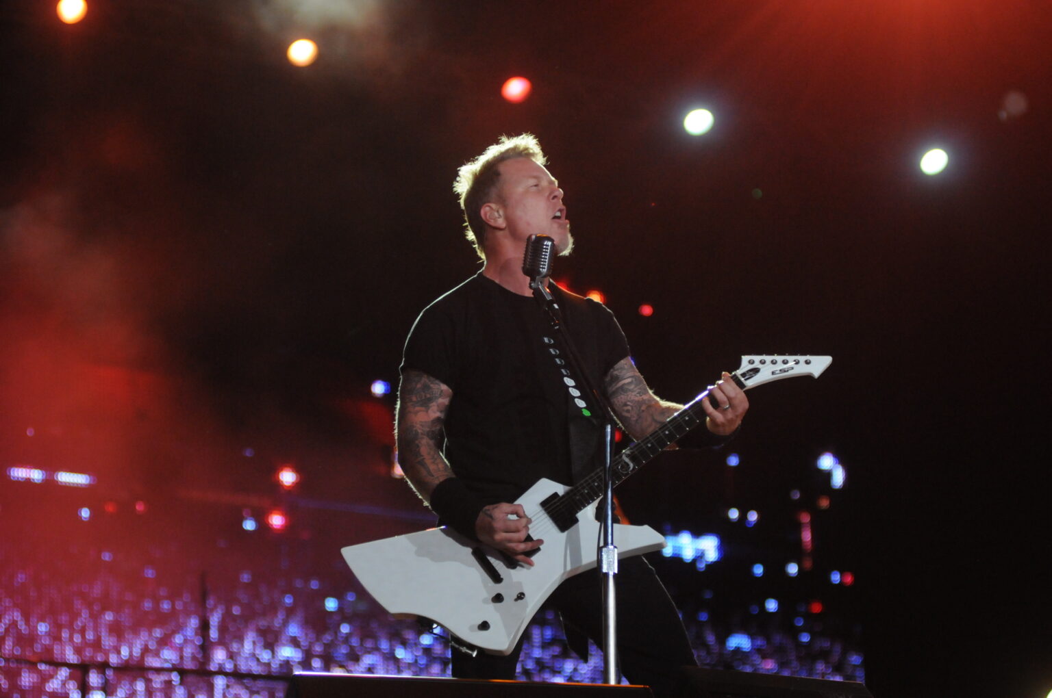 Singer James Hetfield of Metallica performing live in Rio de Janeiro.
