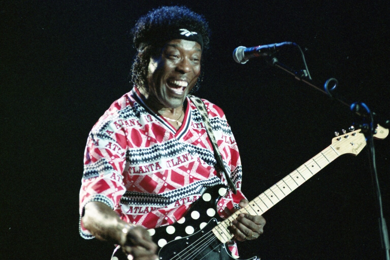 Buddy Guy playing