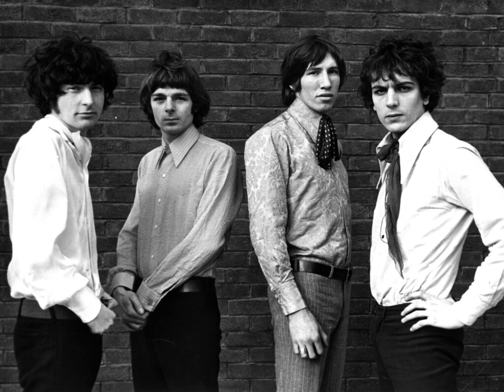 Pink Floyd 1967 with Syd Barrett (higher quality)