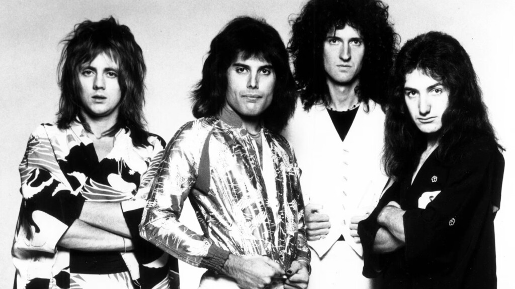 Queen A Night At The Opera (1975 Elektra publicity photo 02)