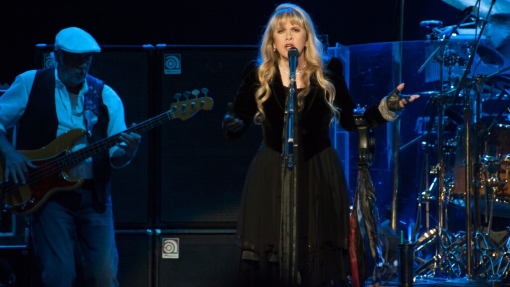 Fleetwood Mac In Concert - Sacramento, CA