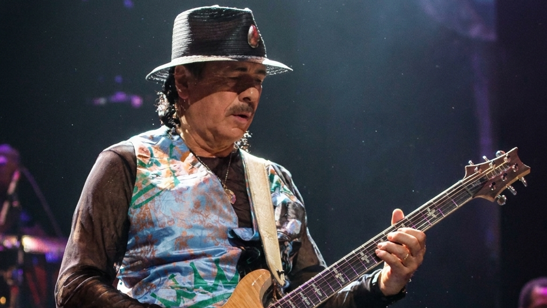 Santana Acer Arena (5558151833) (cropped) (edited)